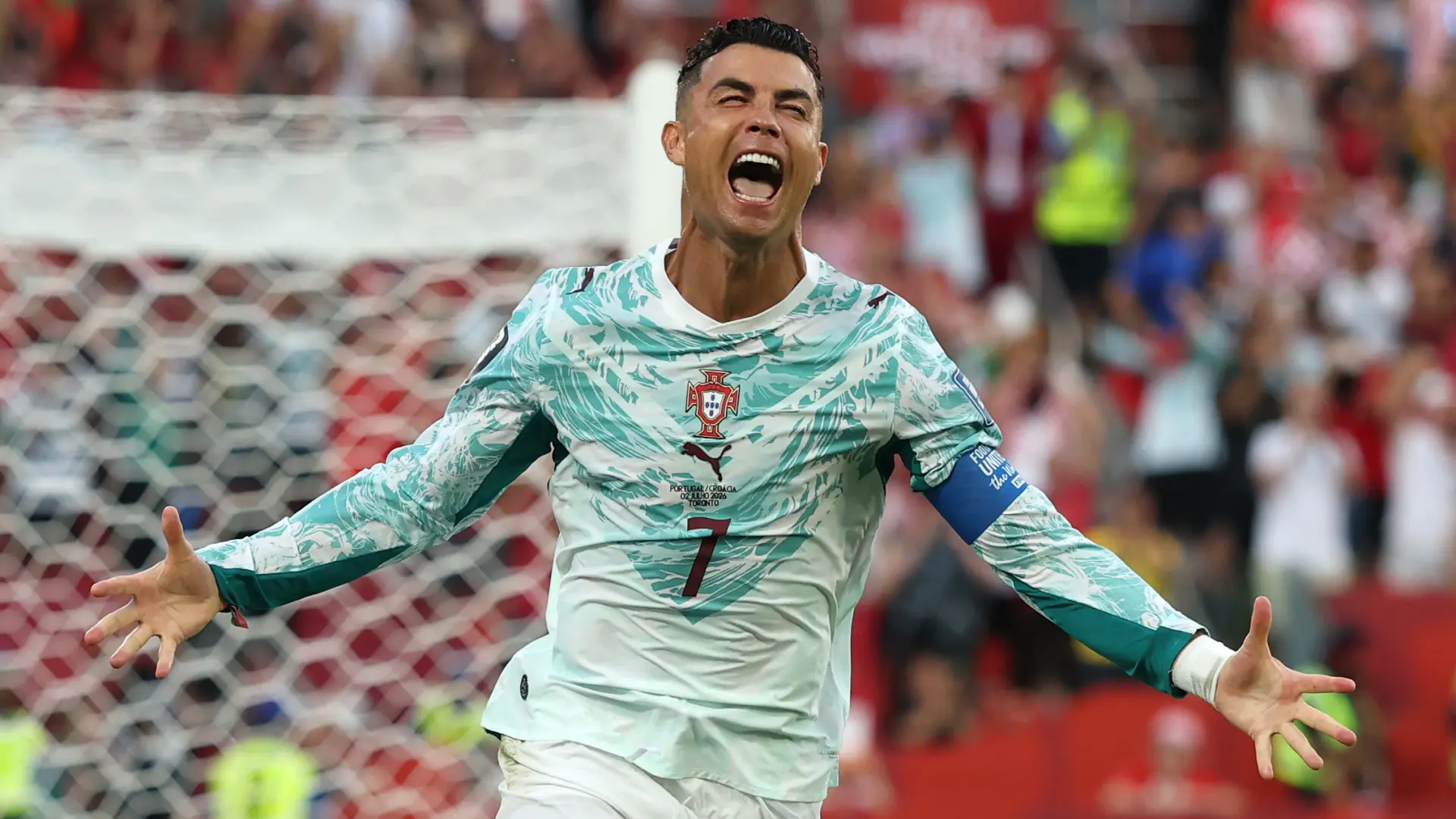El bonito gesto de Cristiano Ronaldo con un niño rescatado tras los terremotos de Venezuela: "Te voy a invitar a un partido"