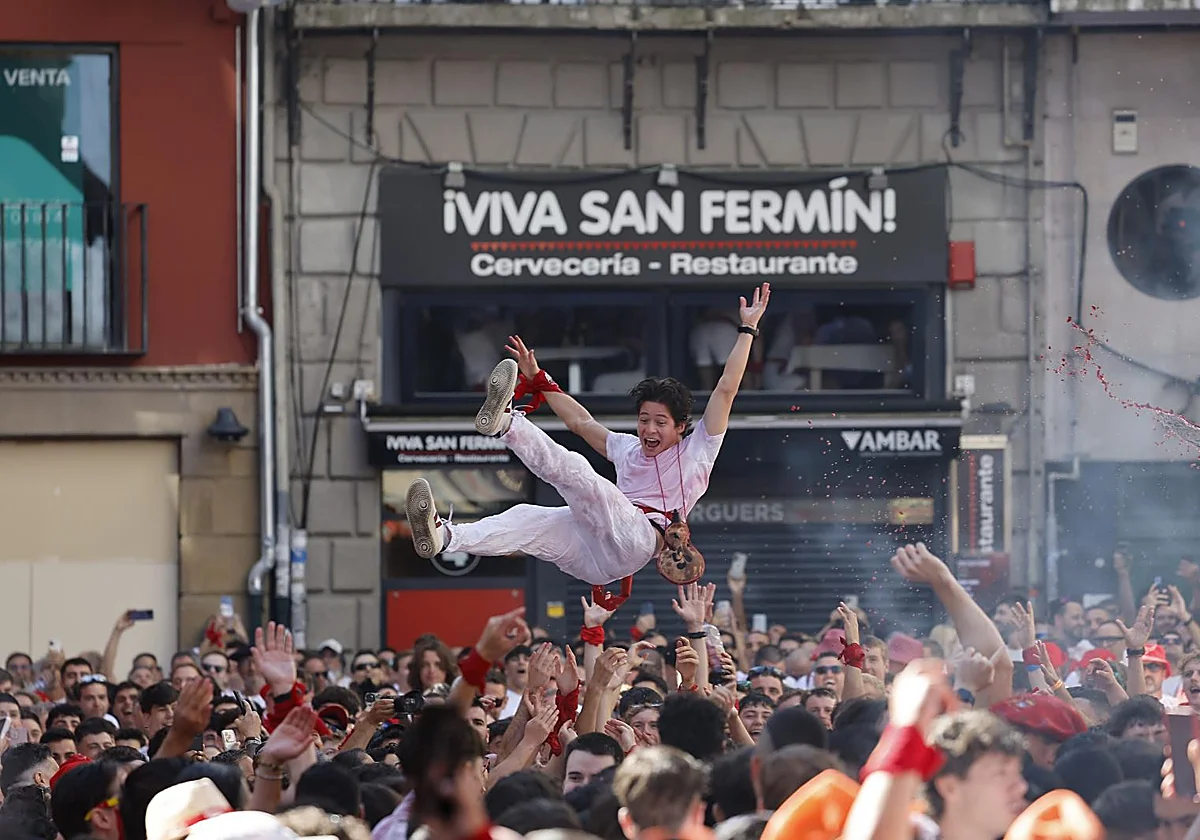 Bildu cuela al lendakari en el chupinazo para euskaldunizar San Fermín 2026