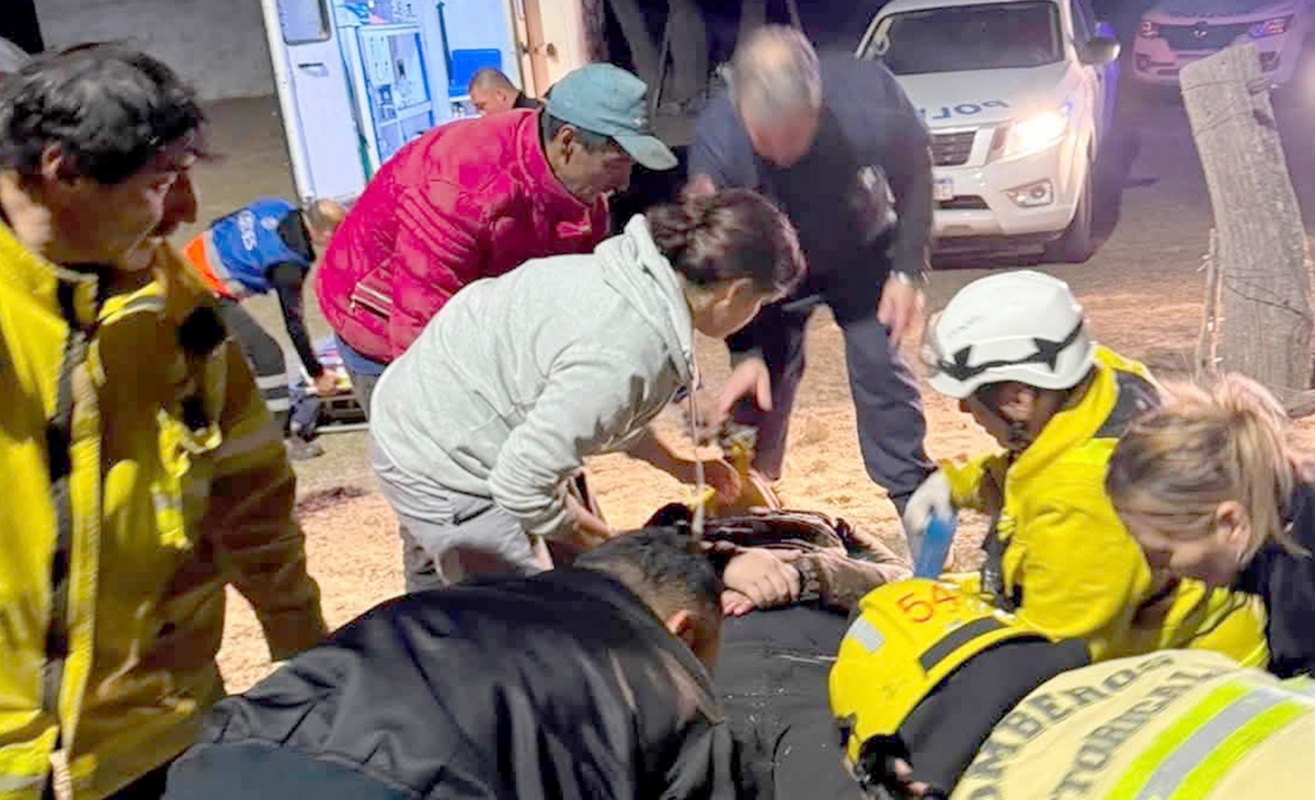 Cayó a un pozo de 60 metros y fue rescatado con vida | La Arena - Noticias de La Pampa y el país