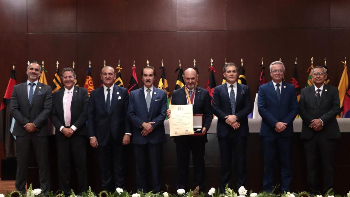 UAG otorga Medalla Ciencia y Libertad al presidente de la Real Federación Española de Futbol