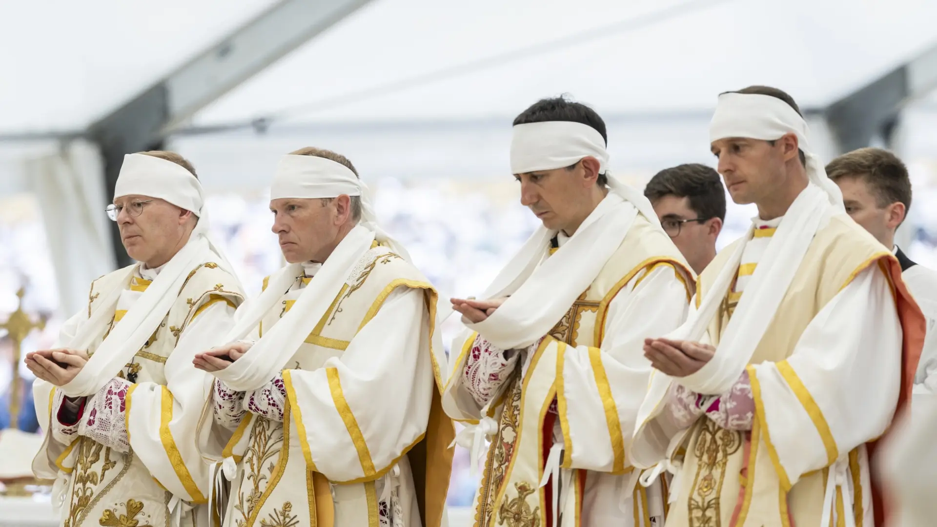 Cisma en la Iglesia: los lefebvrianos desafían al Papa al ordenar obispos sin autorización del Vaticano y quedan excomulgados