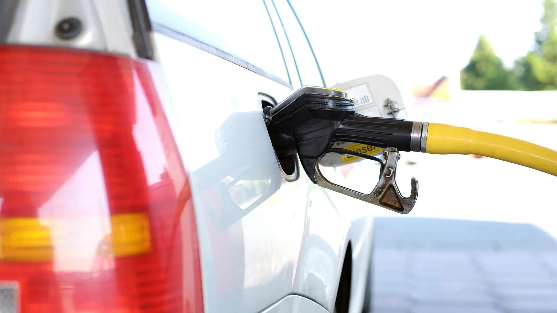¿Cuánto se va a pagar ahora por la gasolina? Así queda el precio sin la rebaja fiscal