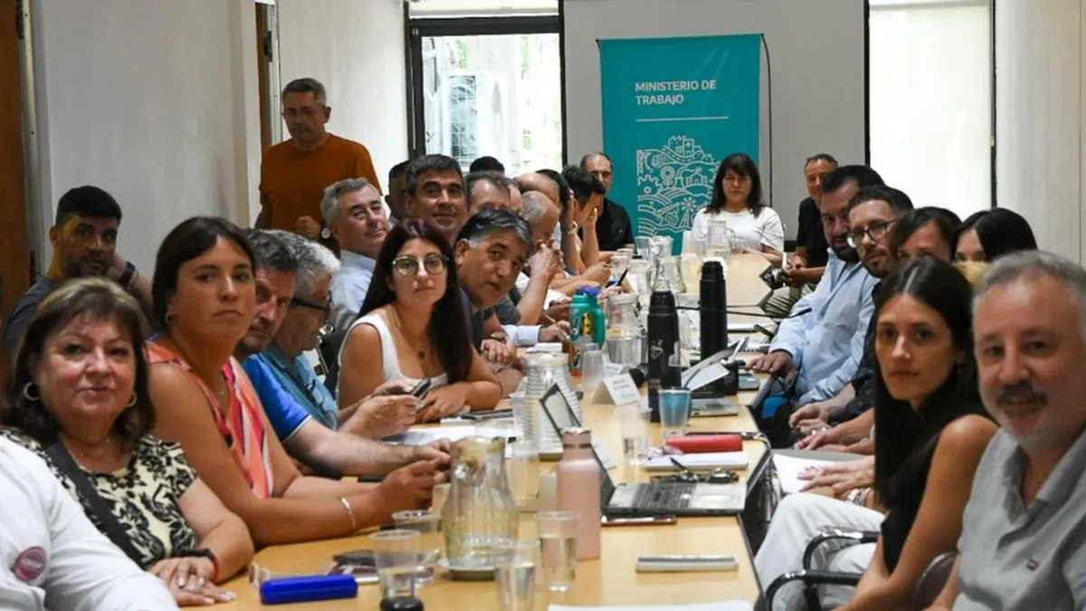 La provincia de Buenos Aires retoma la paritaria con docentes y estatales: expectativa por una oferta salarial