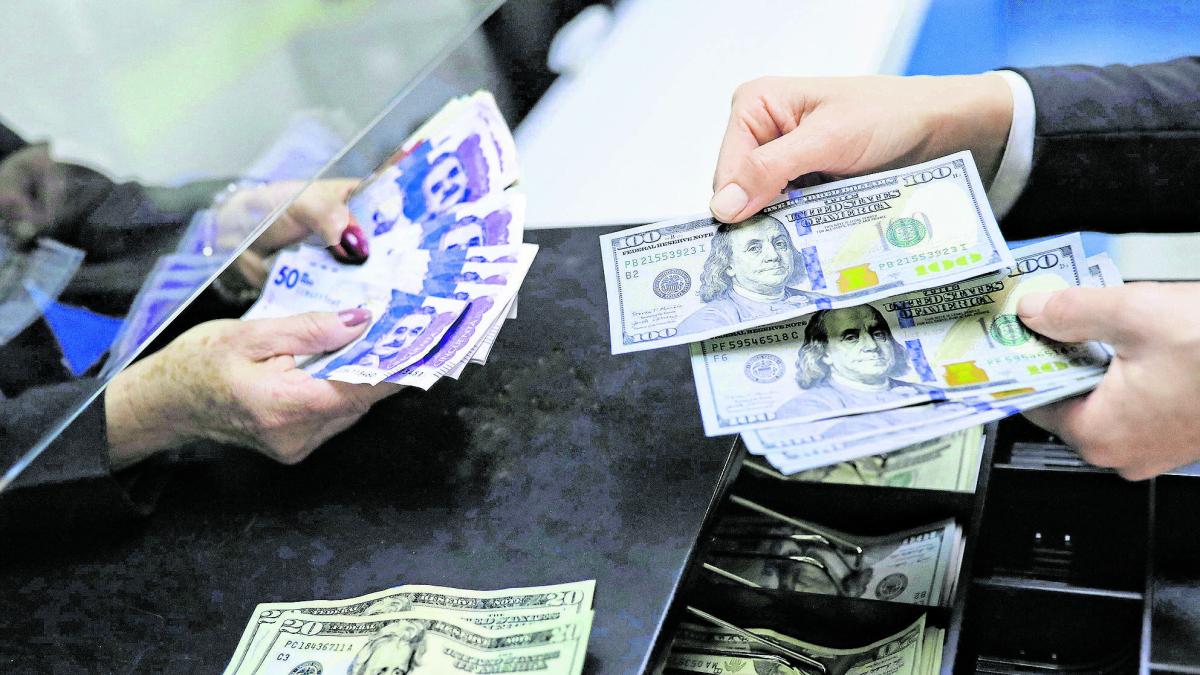 Dólar rompe nuevos mínimos, mercado ya descontó el cambio político, pero ahora empieza otra etapa