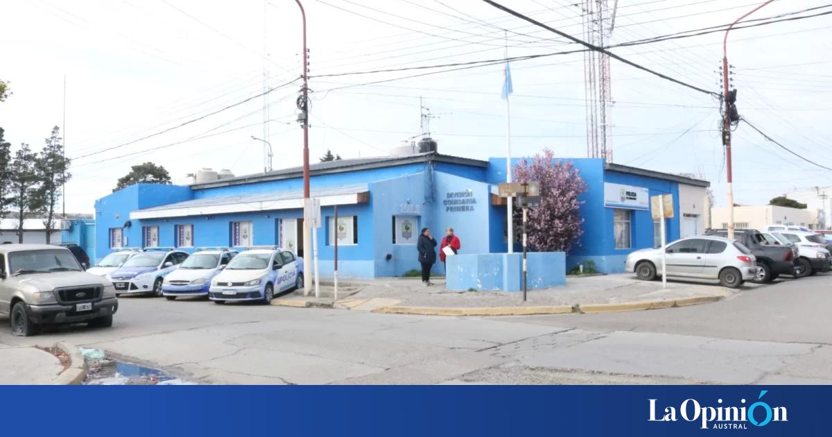 Caleta Olivia: le exigieron 10 mil dólares con un arma y luego le robaron frente a una comisaría