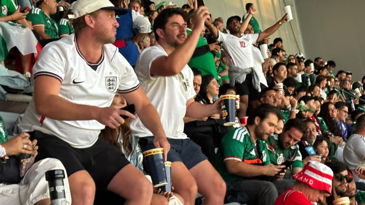 La música ameniza la espera antes del México vs Inglaterra