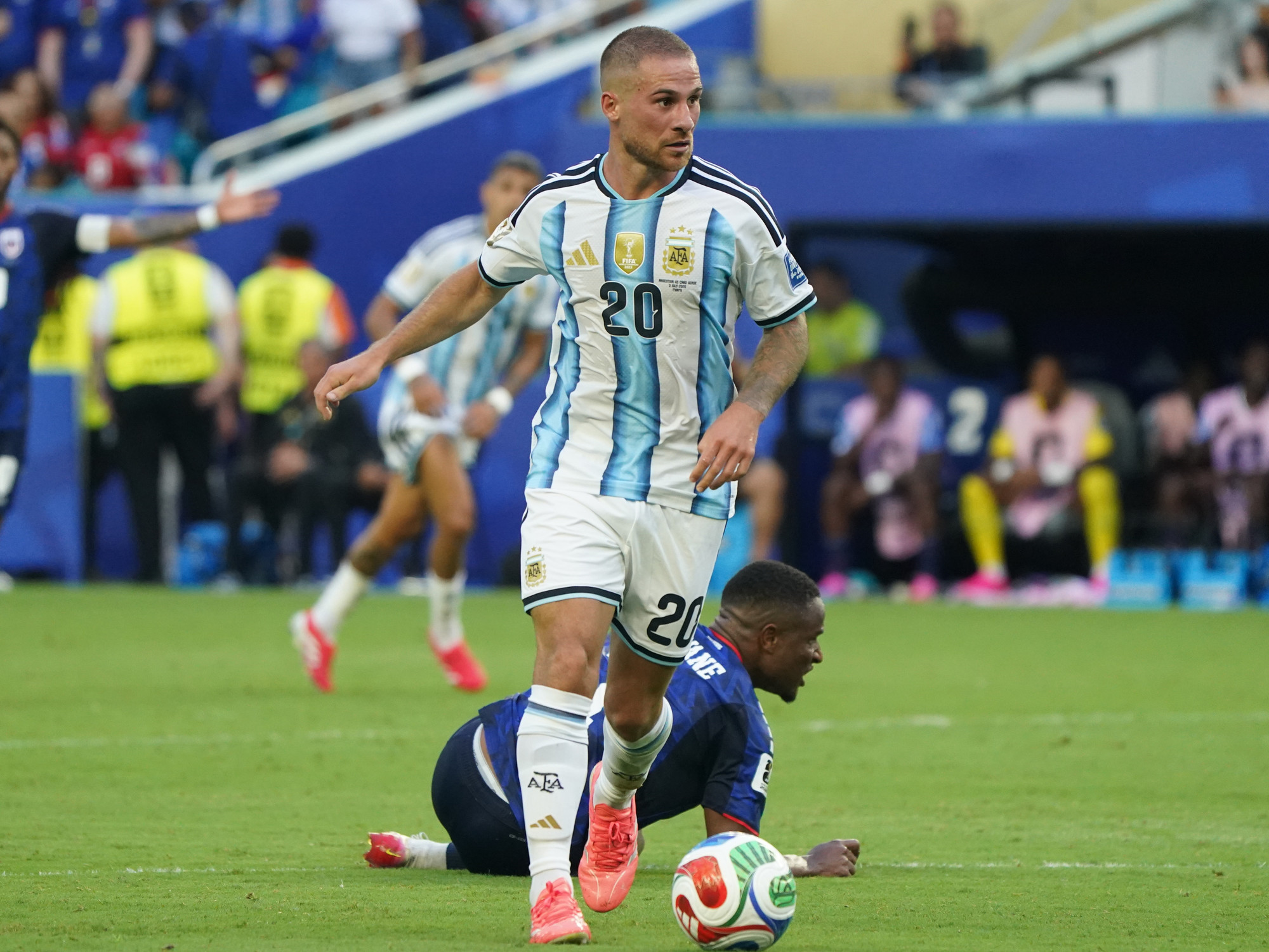 Alexis Mac Allister, de los "pequeños cambios" en la Selección a la anécdota del gimnasio con Mo Salah: "No hay ningún partido fácil"