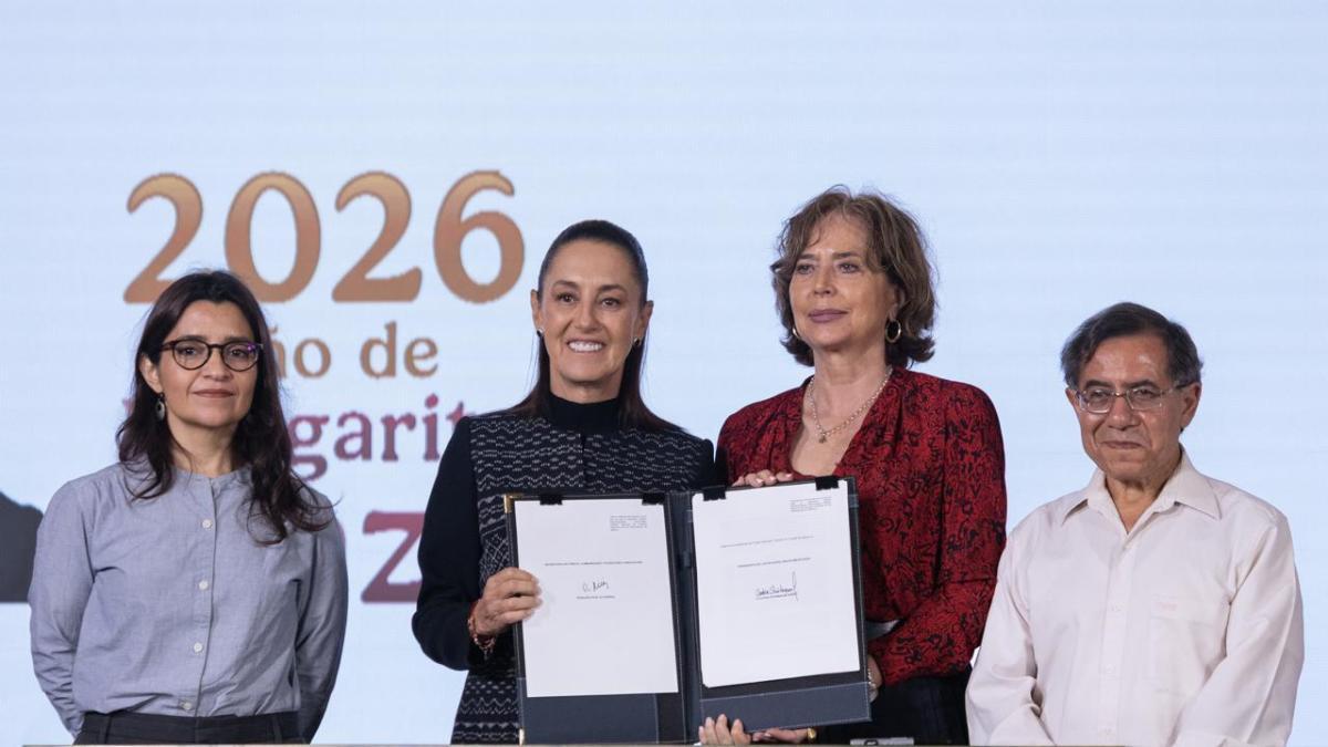 Sheinbaum firma decreto para transformar el INEHRM en un instituto de investigación