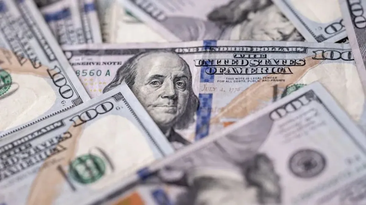 El dólar mantiene su tendencia alcista y abre julio a $1.510 para la venta