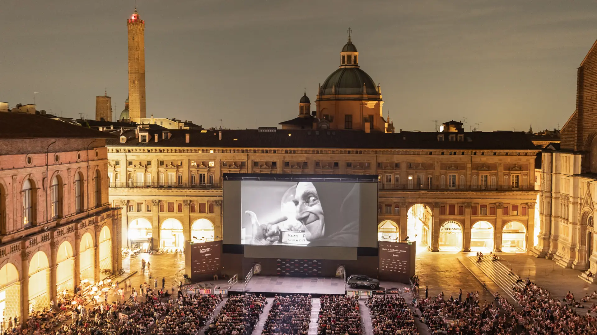 El paraíso del cine celebra 40 años con récord de calor y de asistencia: así fue el mágico Cinema Ritrovato
