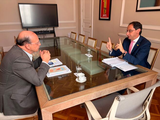 "No dejaremos de hacer revisiones": comenzó empalme entre gobiernos Petro y De la Espriella