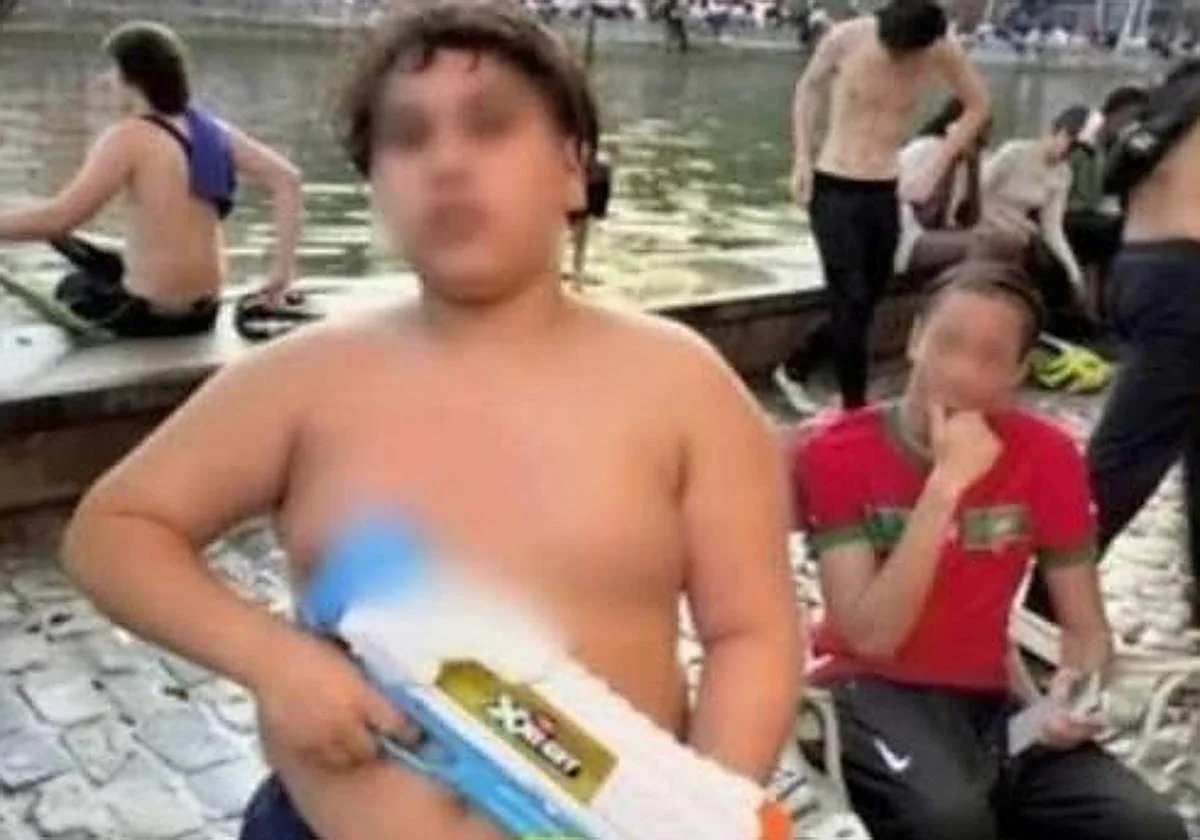 Polémica nacional en Francia por Hamza 'la aduana', el niño de 14 años que aterroriza a turistas