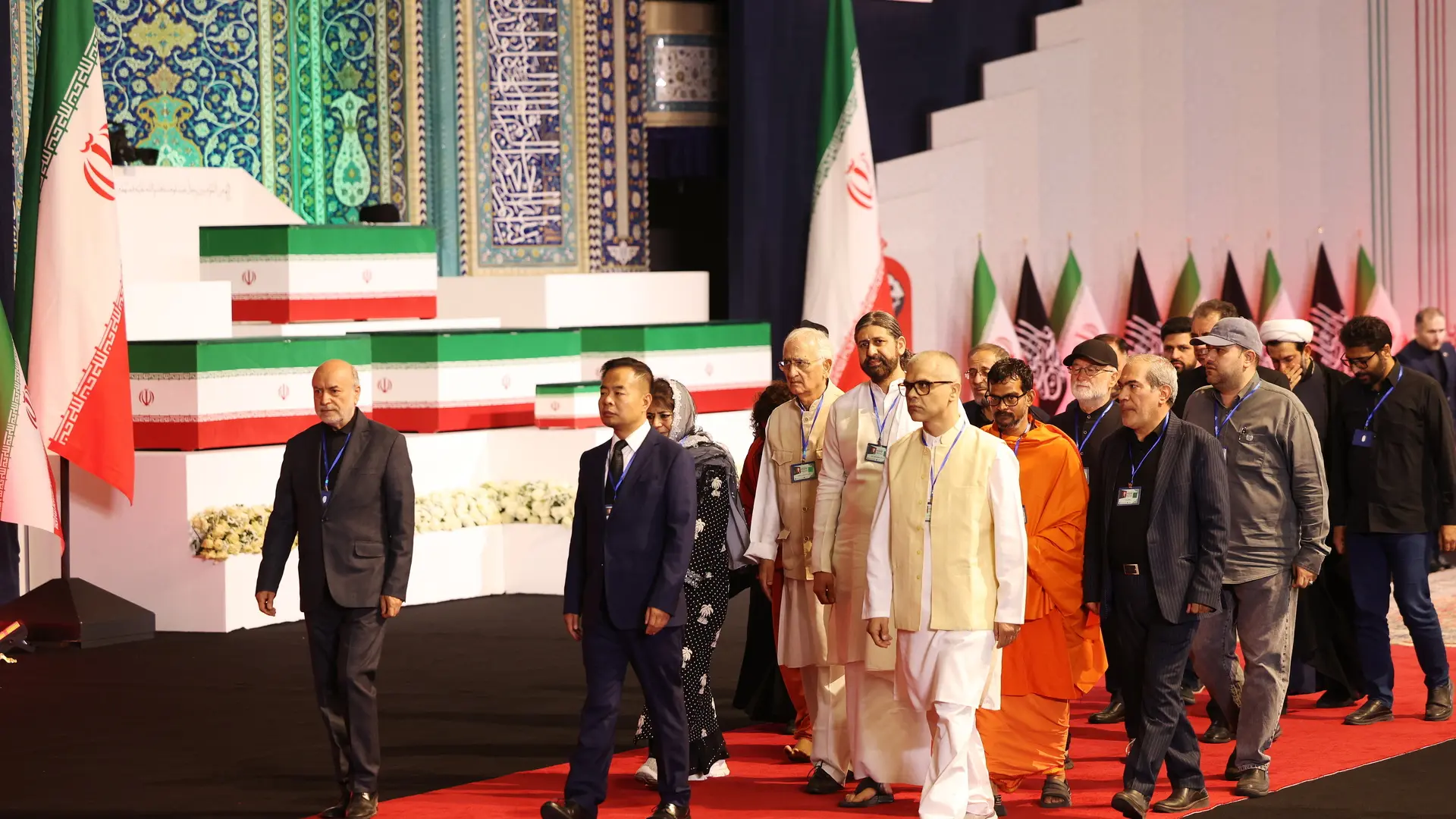 Homenaje a Alí Jameneí en Teherán con autoridades iraníes: Rusia y China están entre los países asistentes