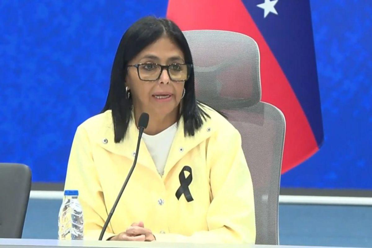 Delcy Rodríguez enfrenta una intensa ronda de preguntas de periodistas internacionales
