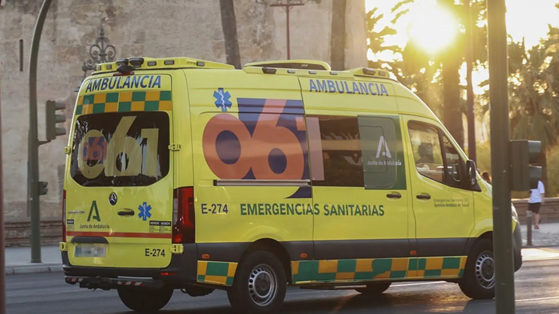 Muere un hombre de 34 años tras ser atropellado por un autobús urbano en Sevilla