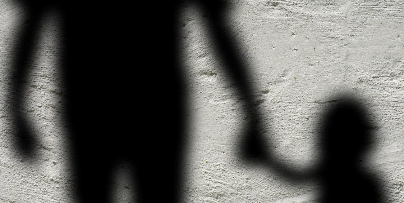 Condenaron a un hombre por abusar de dos niñas de su entorno familiar en el sur provincial