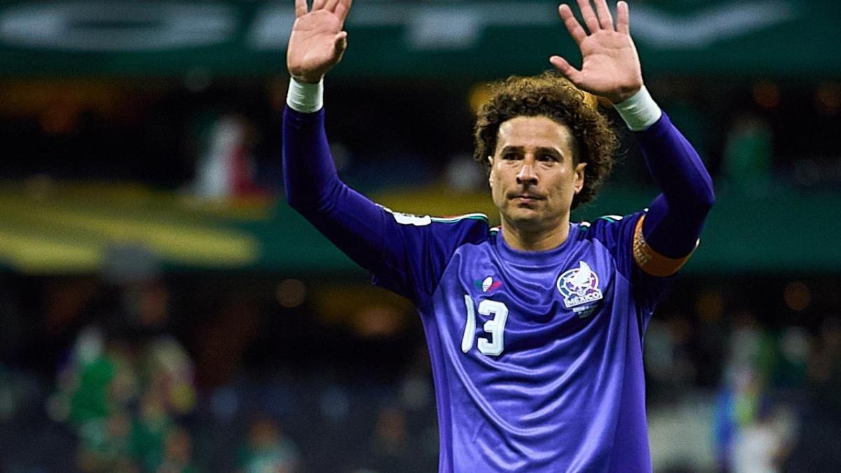 Memo Ochoa lanza mensaje por los muertos en los festejos de México