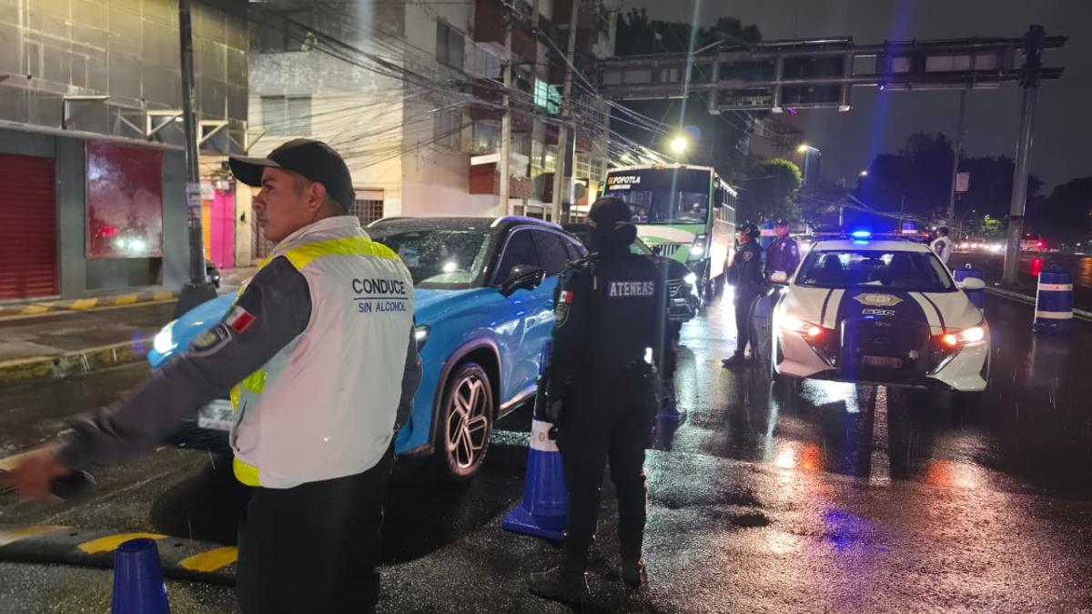 ¡Se ponen violentos! Agreden a 3 policías de Alcoholímetro mundialista en CDMX
