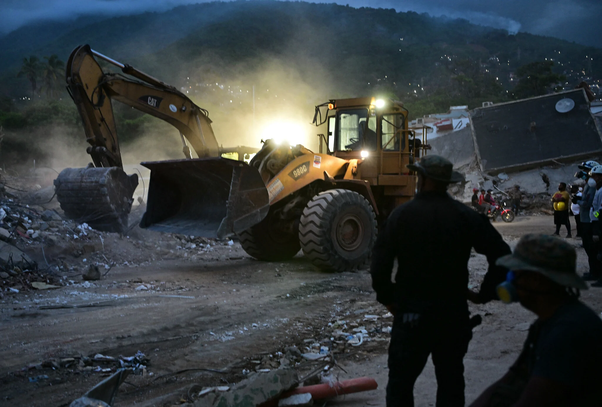 Venezuela quake death toll rises to 2,645