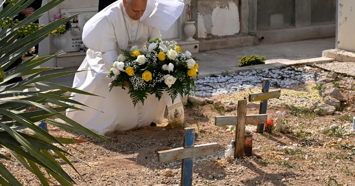 Pope Leo spends July 4th at migrant cemetery in Italy, meets with U.S. ambassador