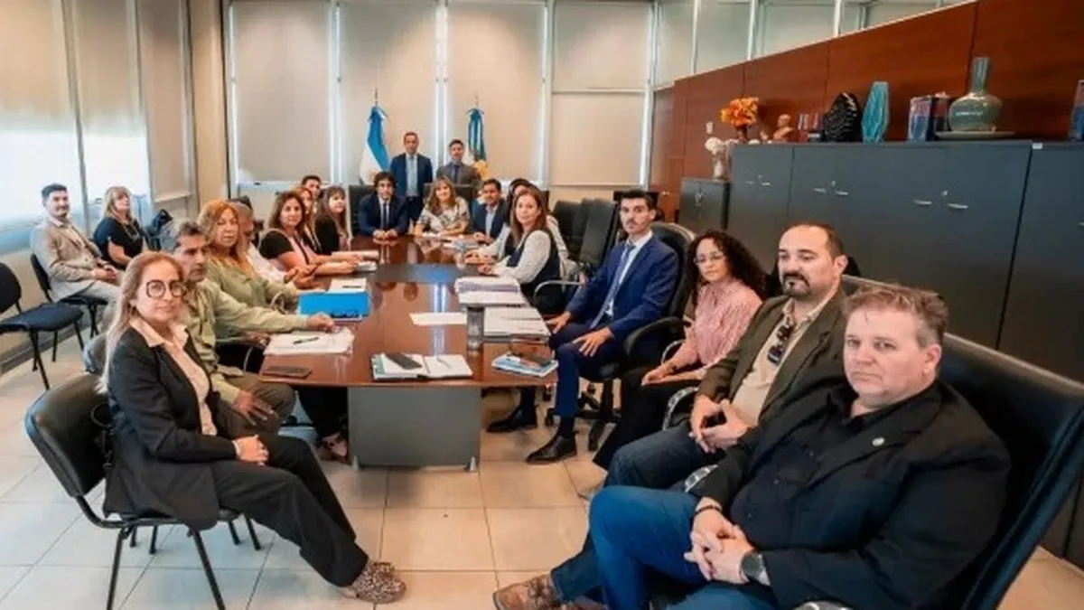 Paritaria docente: el Gobierno presentó una nueva oferta y los gremios la llevarán a consulta