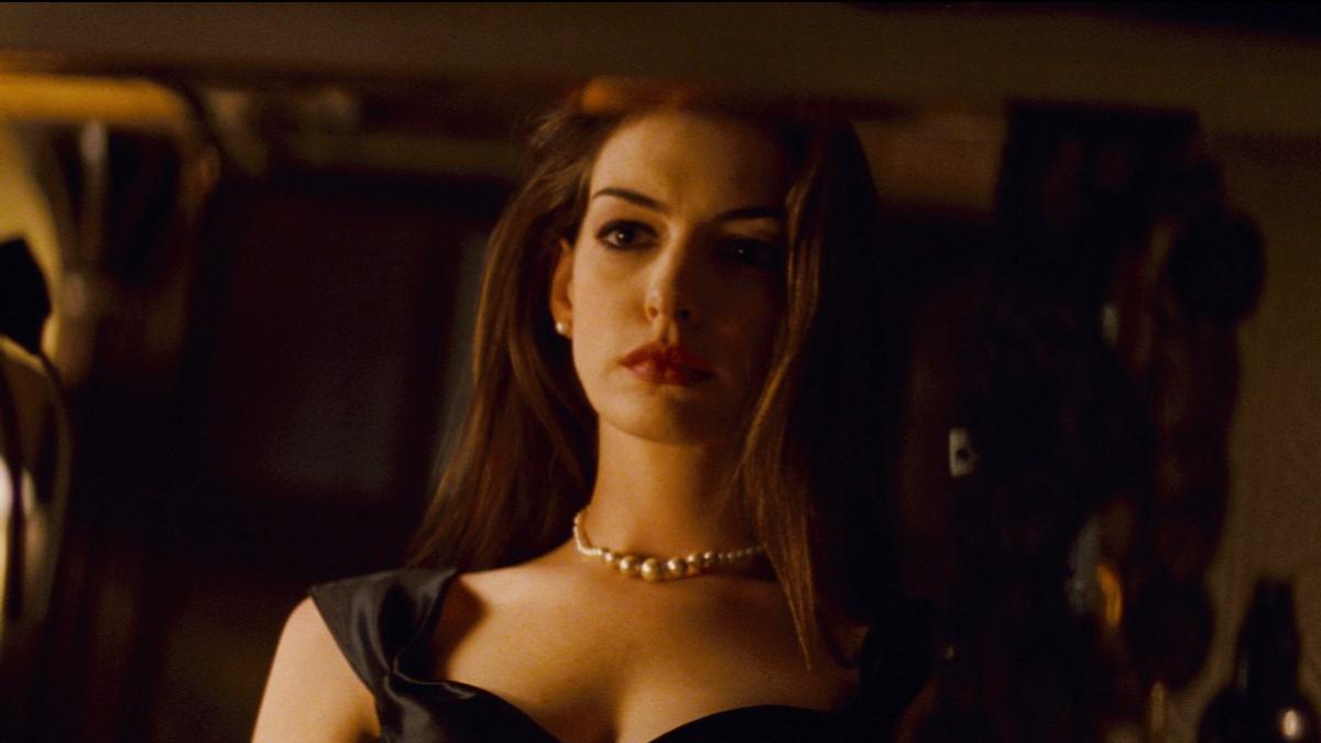 Anne Hathaway confiesa a Tom Holland su gran error en el casting de Batman