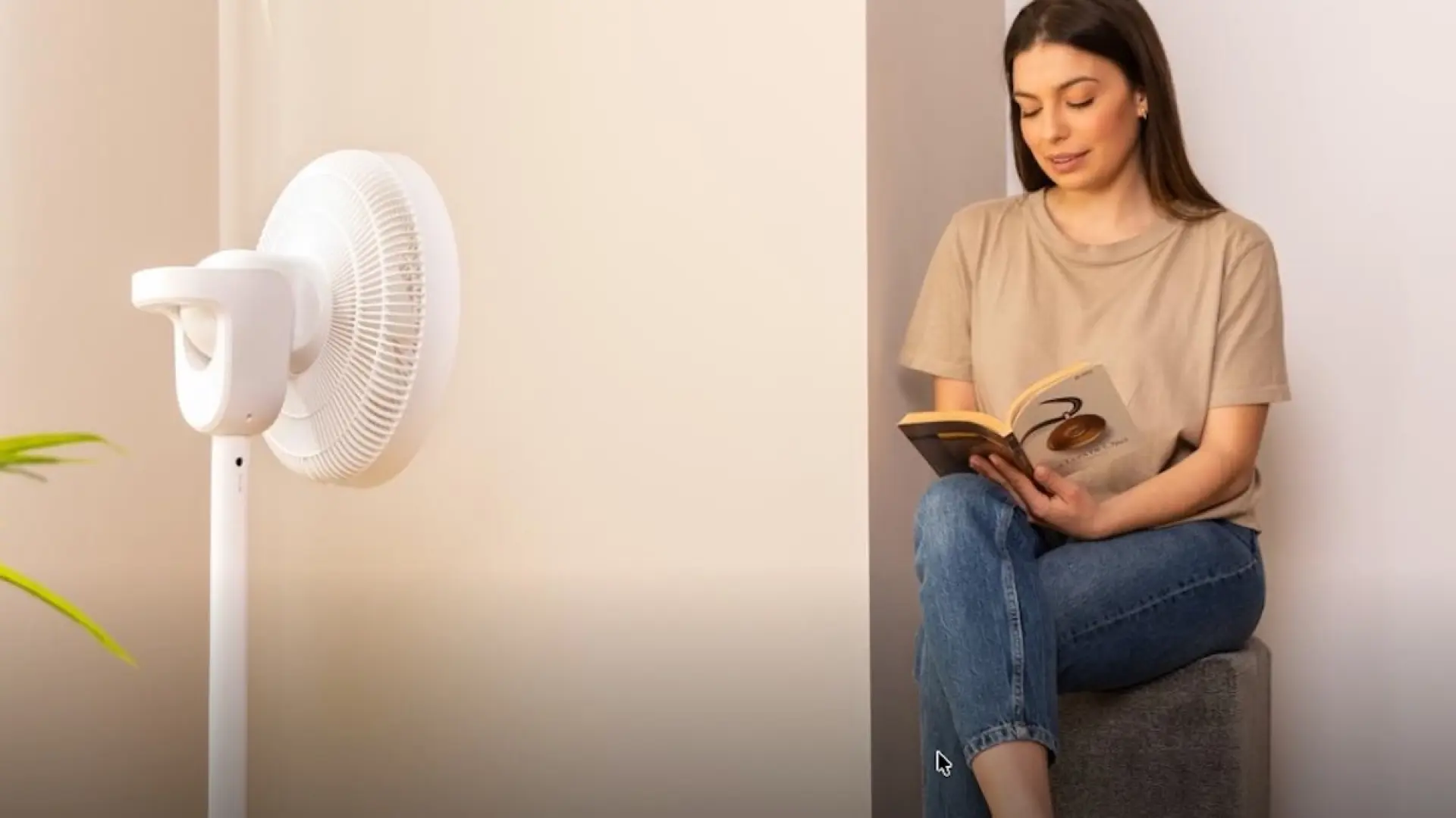 Refréscate donde quieras sin buscar el enchufes: el ventilador inalámbrico de Cecotec es tu mejor aliado