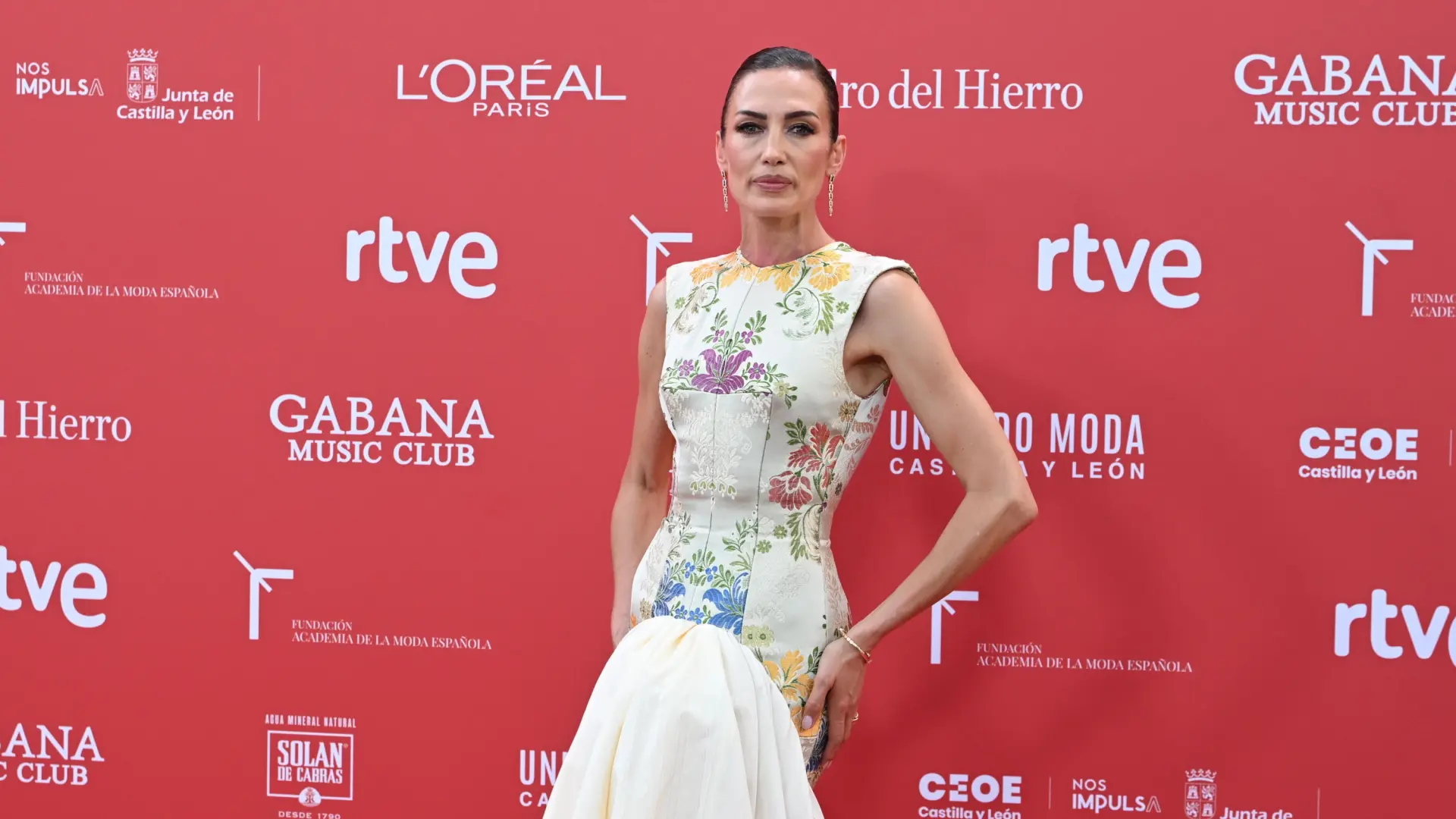 O lo amas o lo odias: el vestido con volumen imposible de Nieves Álvarez que divide opiniones