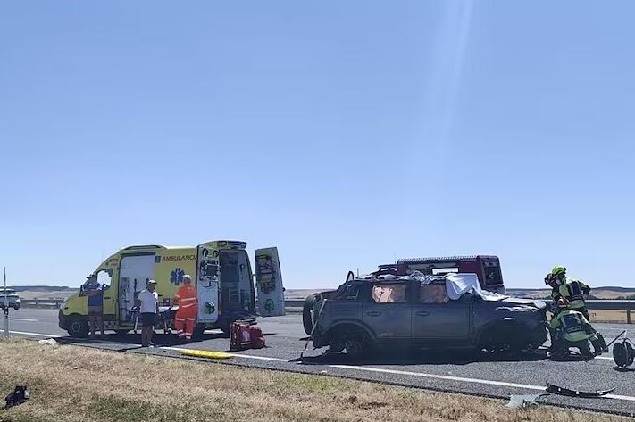 Mueren cuatro miembros de una familia, entre ellos dos adolescentes, en un accidente en la A-67 en Herrera de Pisuerga