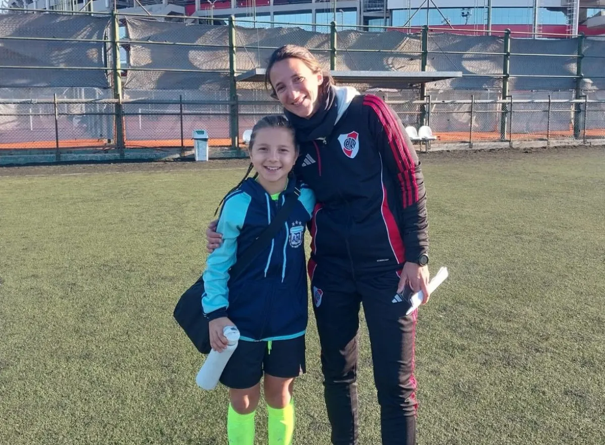 Tiene 11 años, la rompe en el fútbol y River ya le toma pruebas en Buenos Aires