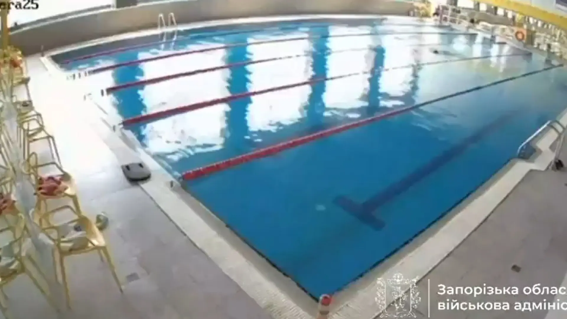 Así impactó un misil ruso contra una piscina cubierta de Zaporiyia mientras varias personas estaban nadando