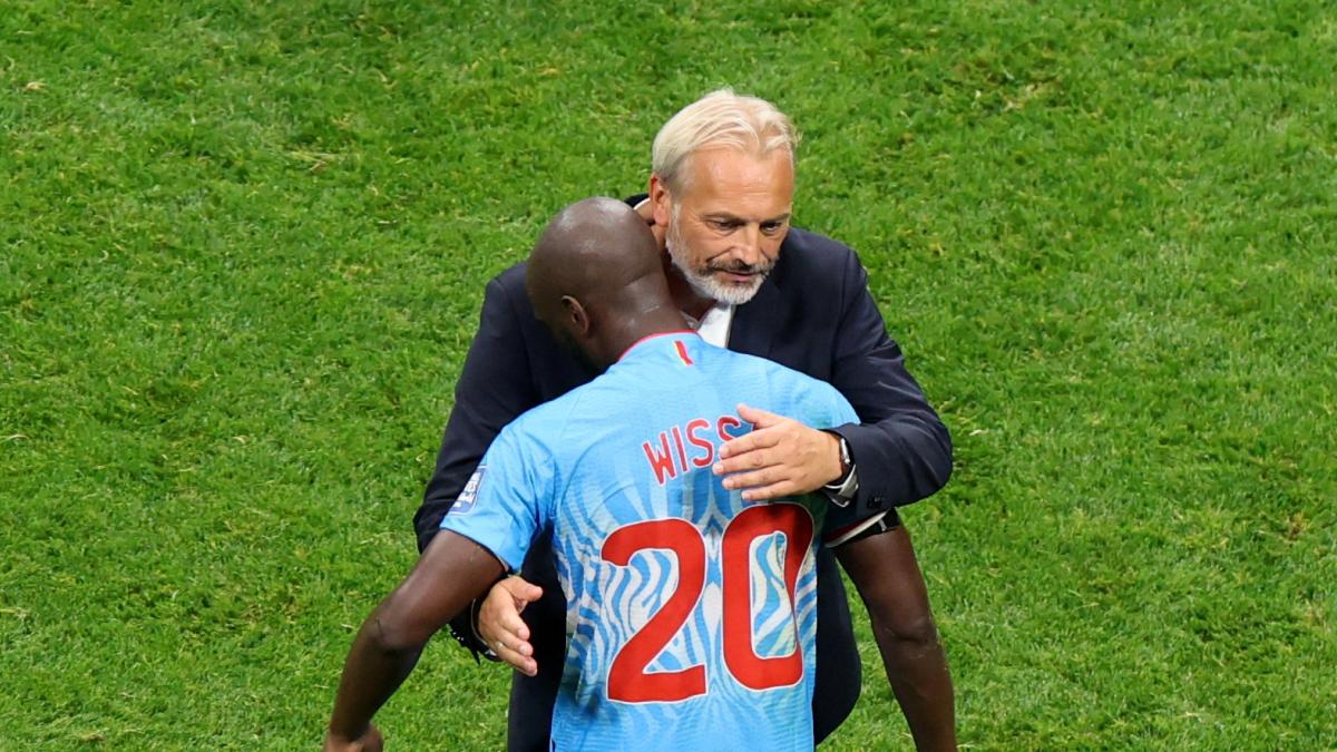 La tragedia del técnico del Congo: Desabre se enteró de la muerte de su padre en rueda de prensa