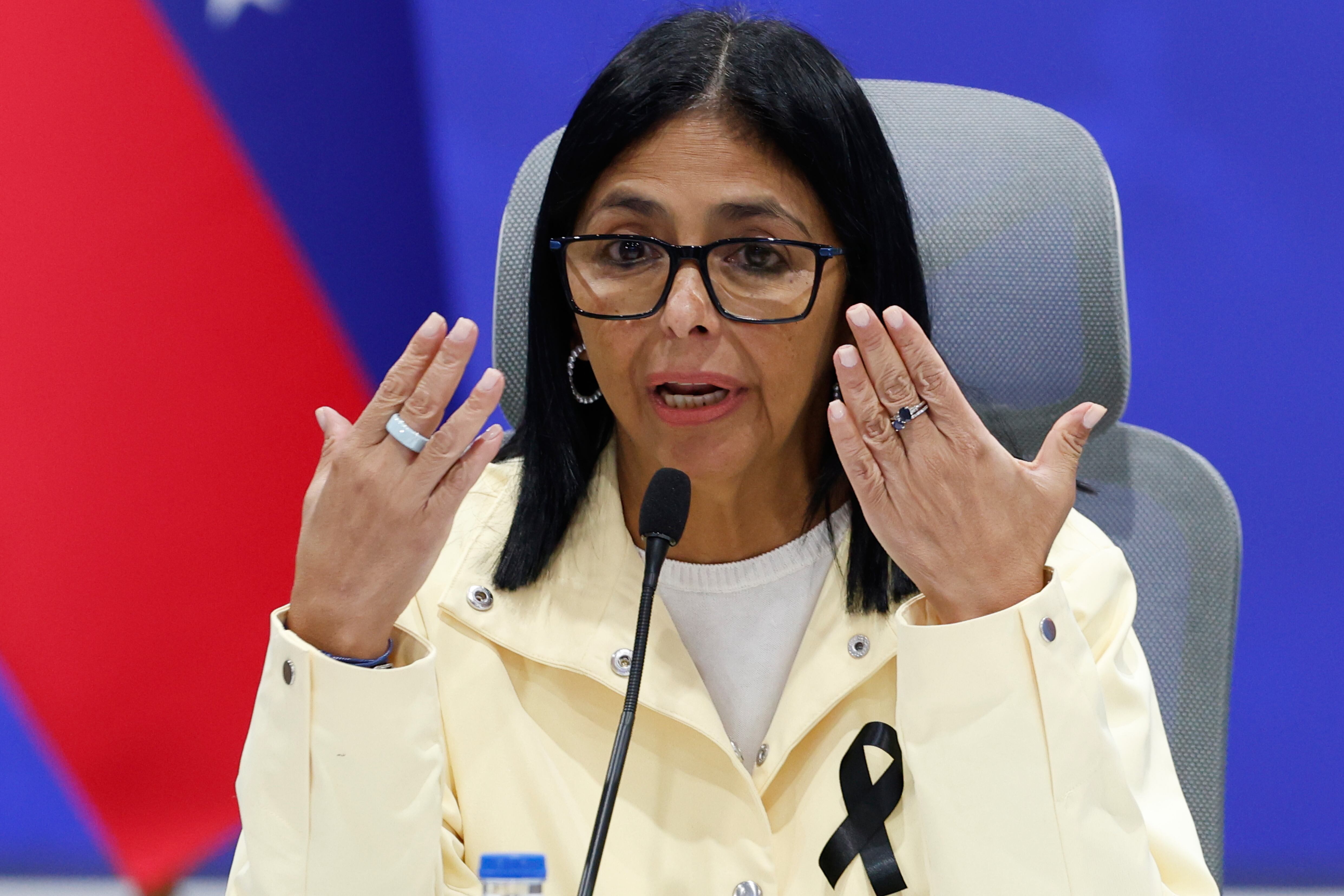 Delcy Rodríguez llega a sus primeros seis meses a cargo de Venezuela con el país en conmoción