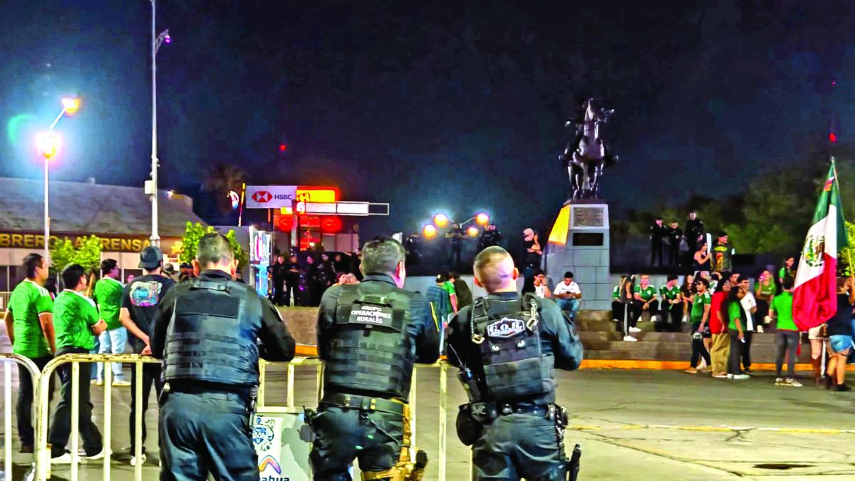 Tristeza, fiesta y tensión marcan el adiós del Tri; el último aliento mundialista