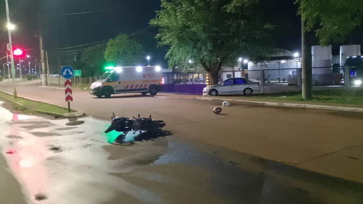 Posadas: despiste en la ruta 12 dejó a dos motociclistas heridos