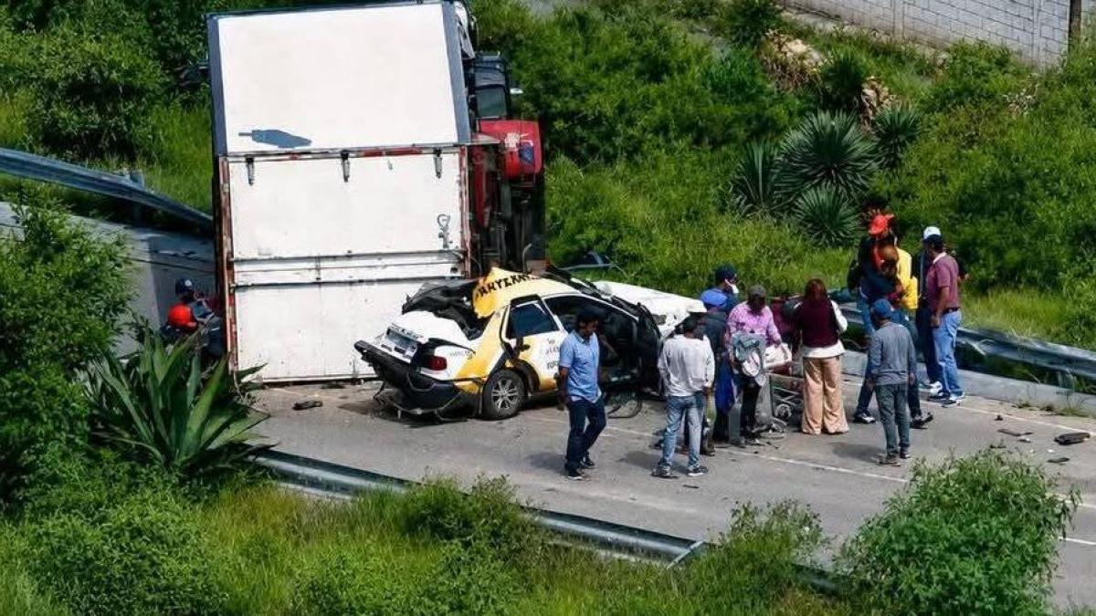 Tres lesionados tras carambola en el Corredor de la Montaña de Hidalgo
