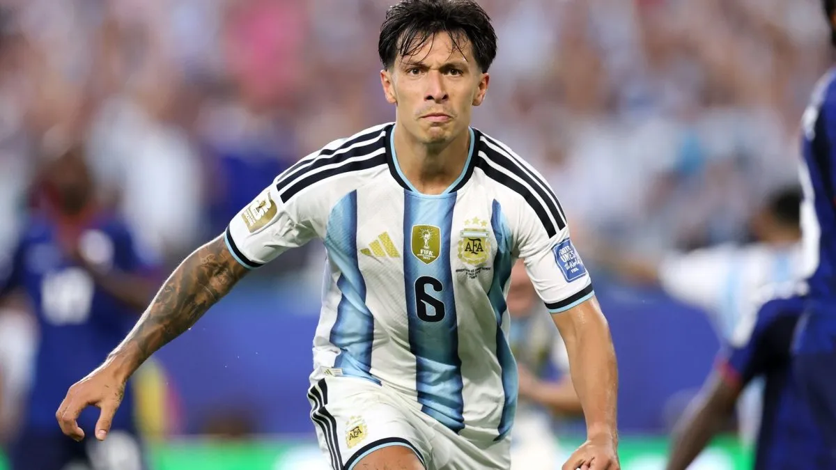 Un grito de corazón: el bombazo de Lisandro Martínez en el alargue para el 2-1 de la Selección Argentina