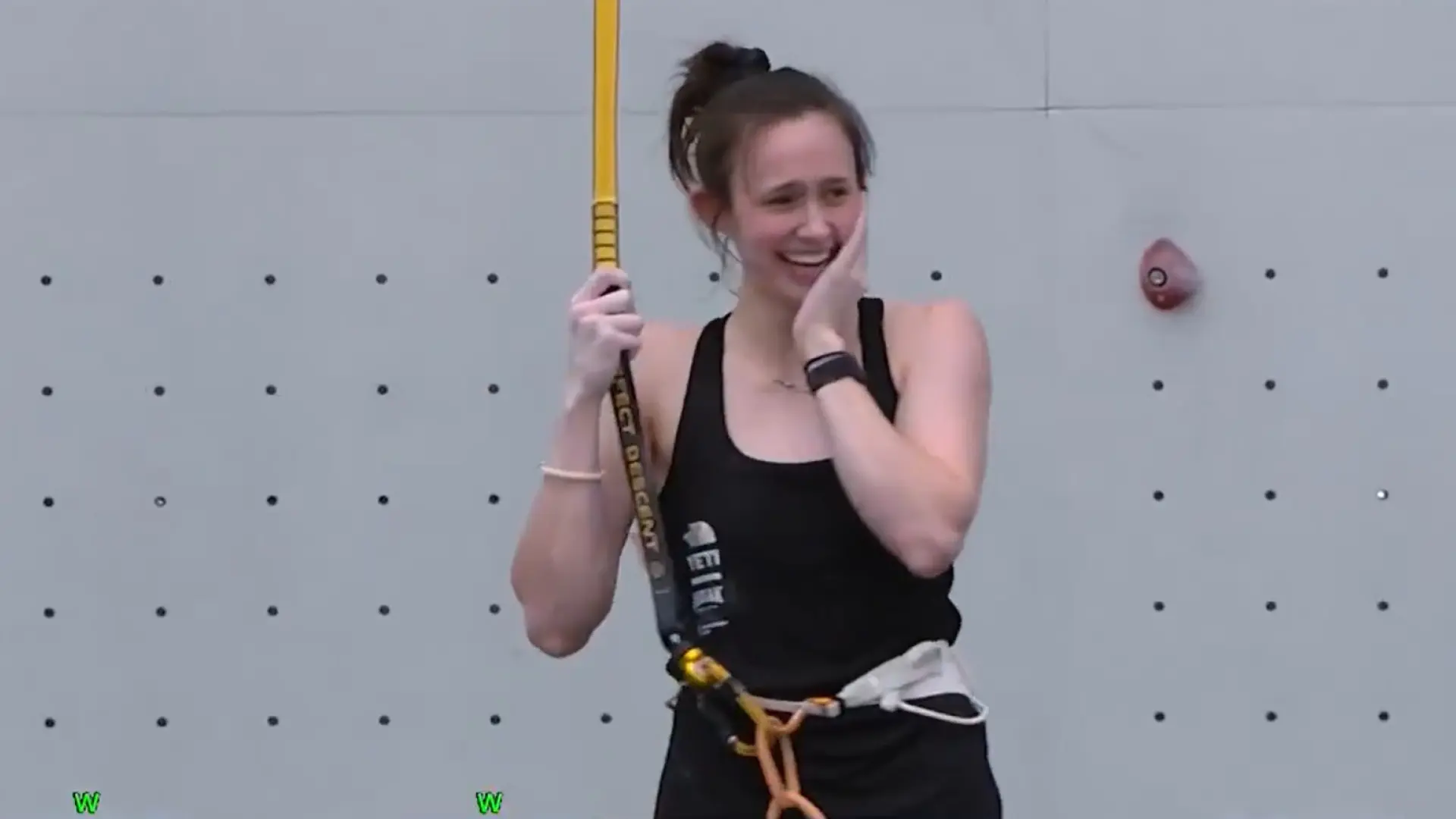 Emma Hunt hace historia: primera mujer en bajar de los 6 segundos en escalada de velocidad