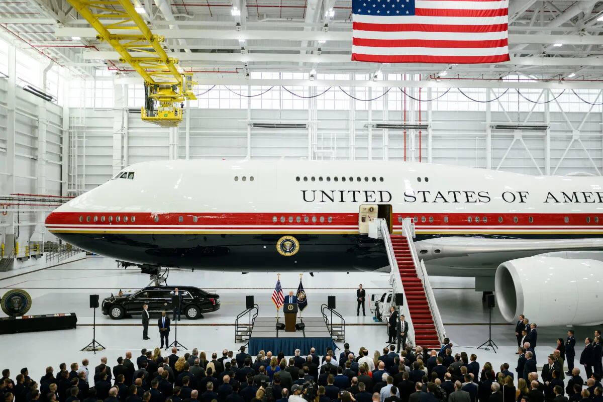 Trump estrena polémico avión presidencial donado por Catar: 'Estamos muy orgullosos'