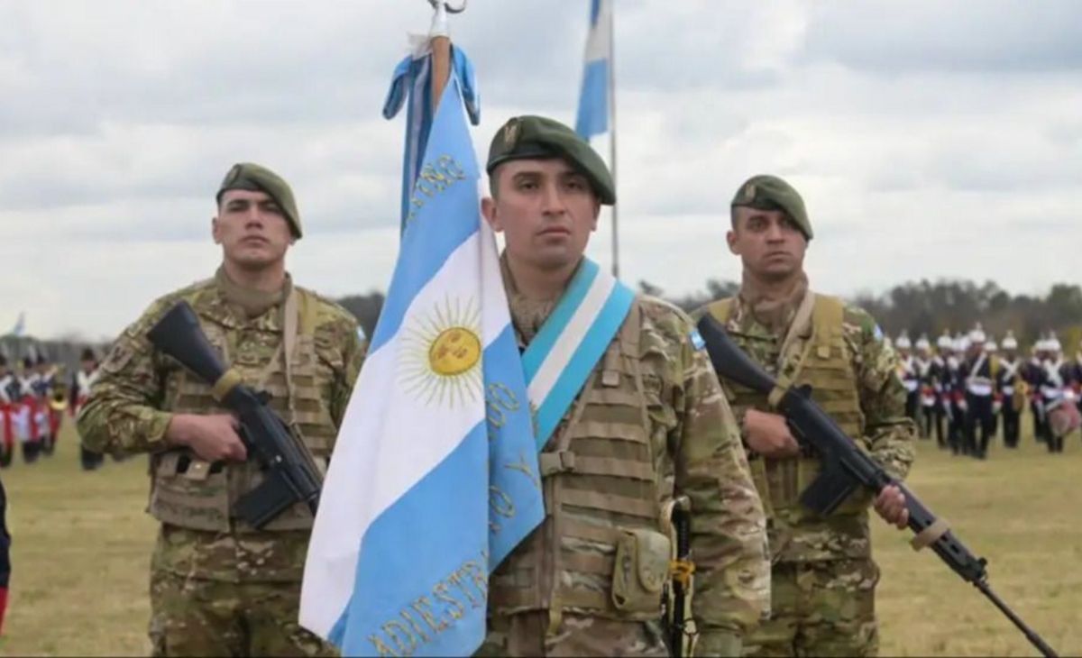 Prohíben a personal del Ejército criticar o hacer publicaciones políticas en redes sociales