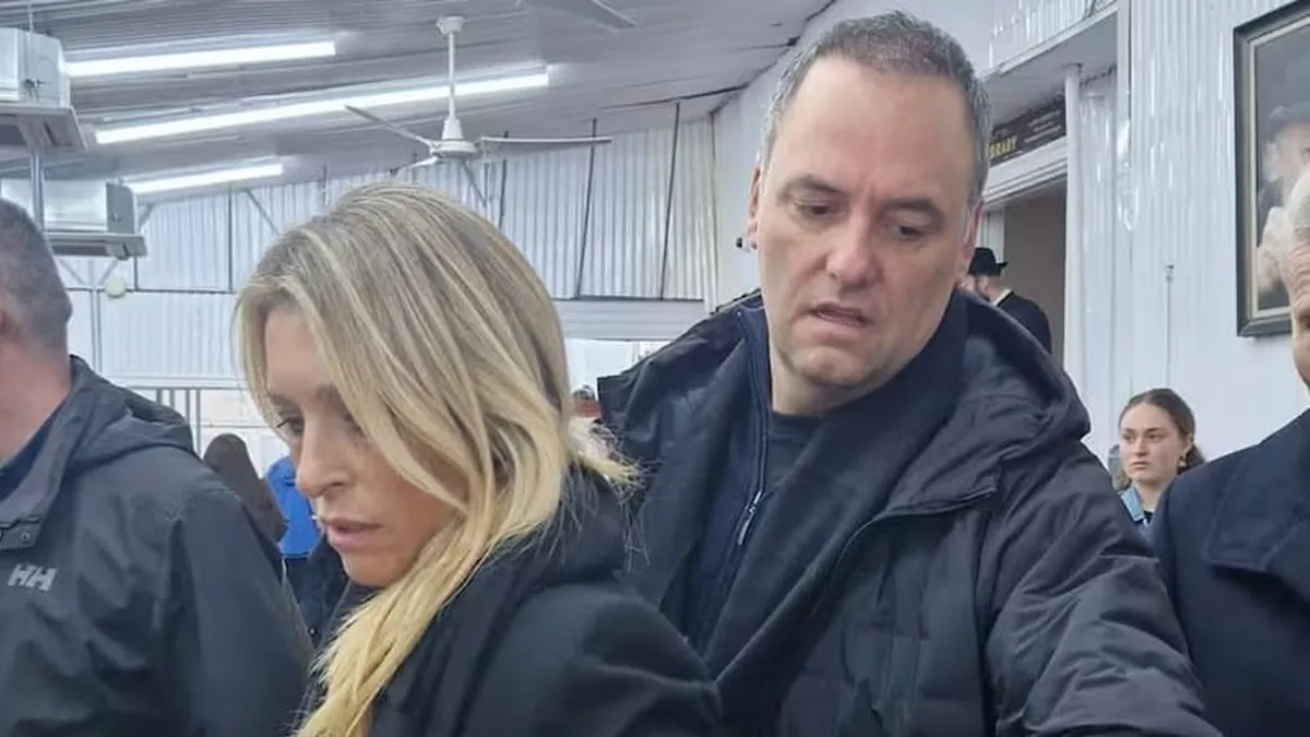 El juez Ariel Lijo prohibió a Manuel Adorni salir del país ante un posible riesgo de fuga