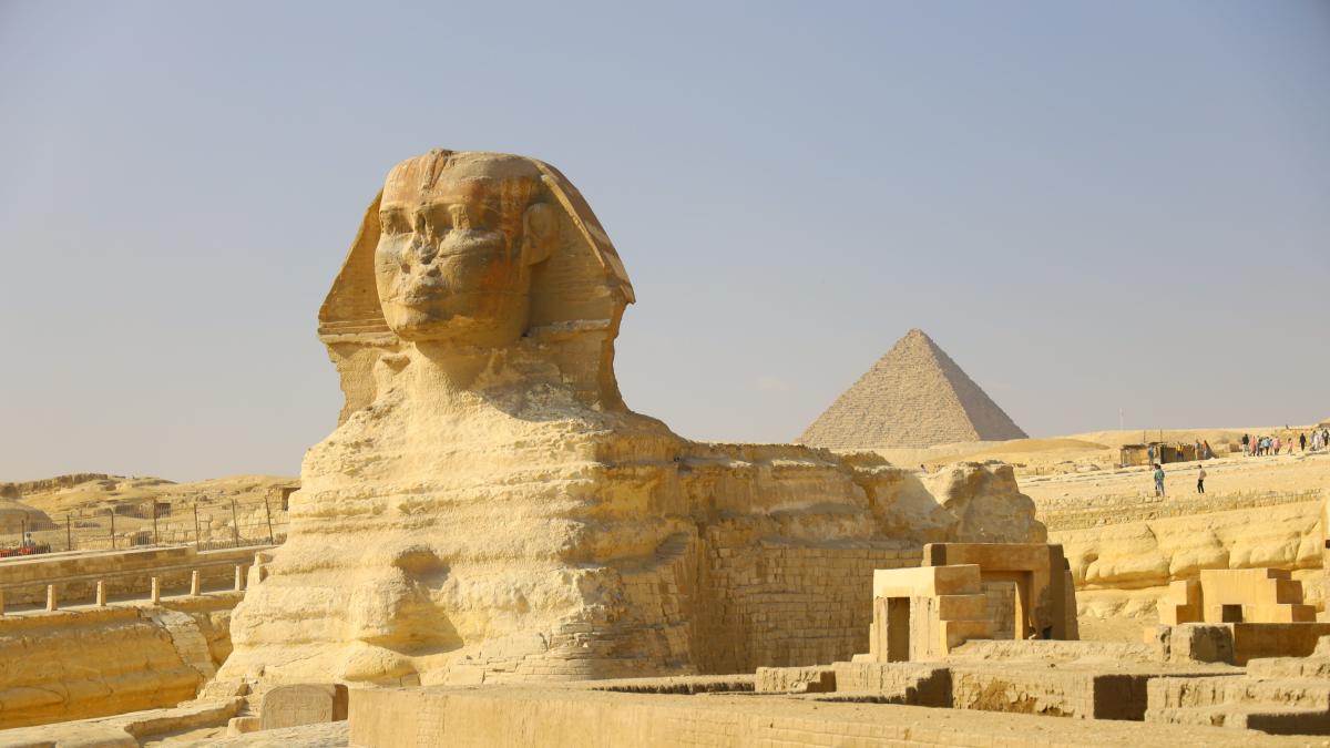Egipto descubre tumbas de 2 mil años y una antigua ciudad bizantina en el desierto