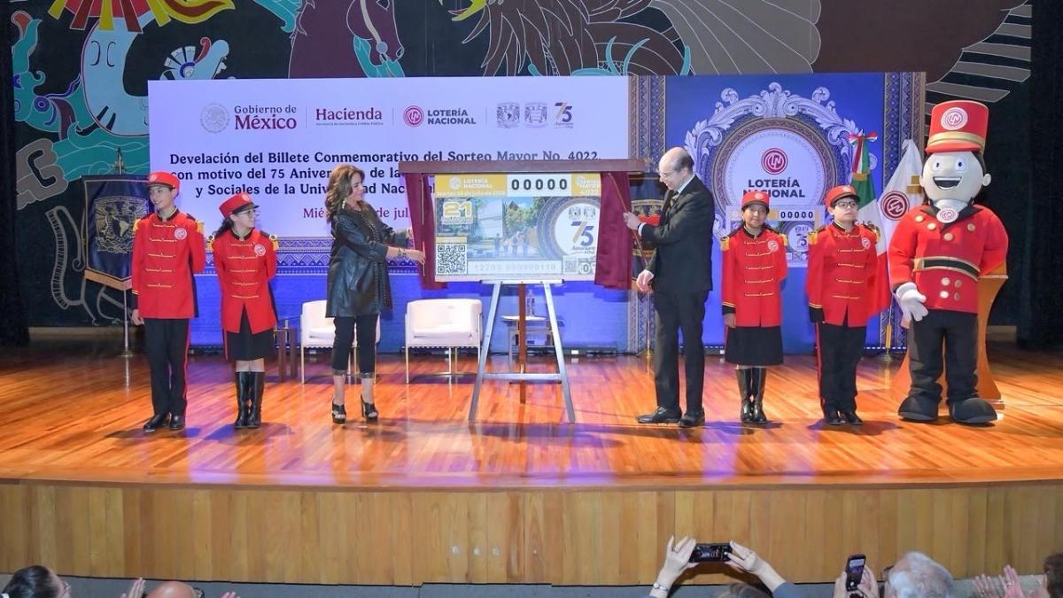 Develan billete de Lotería Nacional por el 75 aniversario de la FCPyS de la UNAM