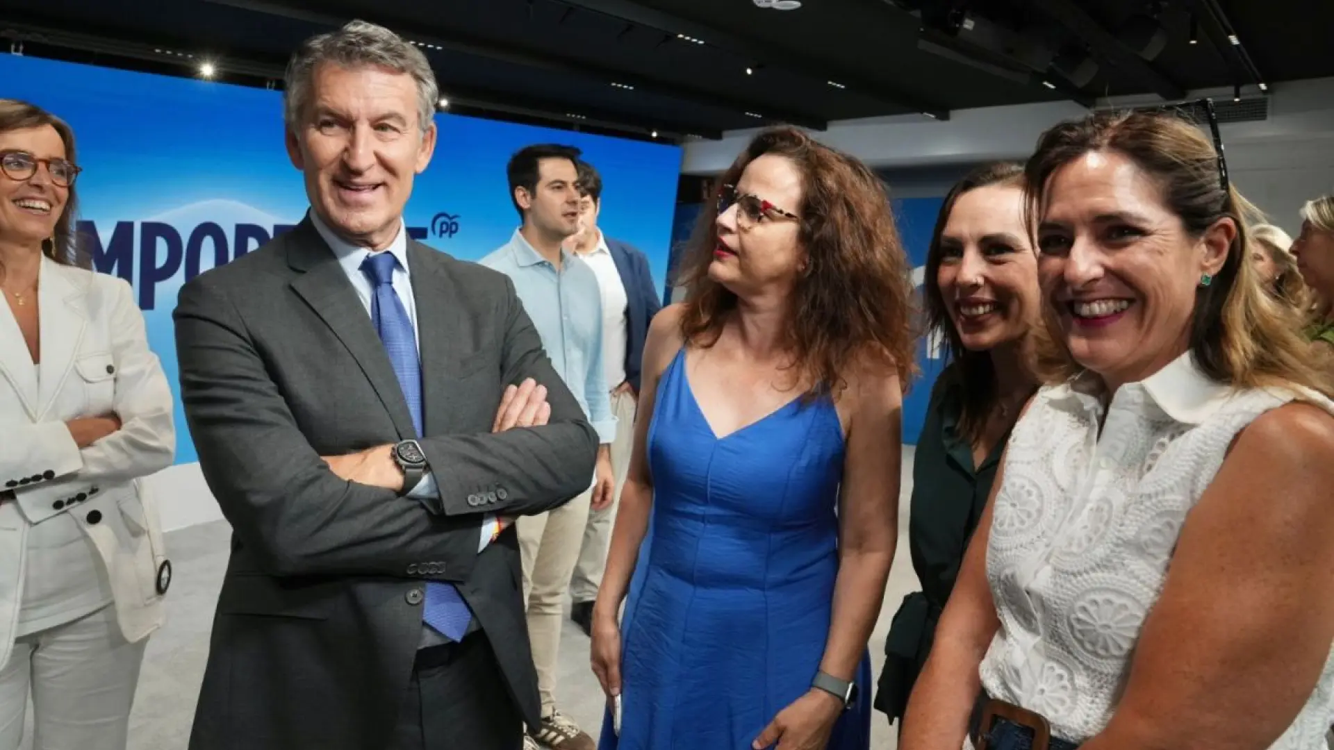 Feijóo se compromete ante las familias a alargar la CUME, la ayuda para cuidados de menores con enfermedades graves