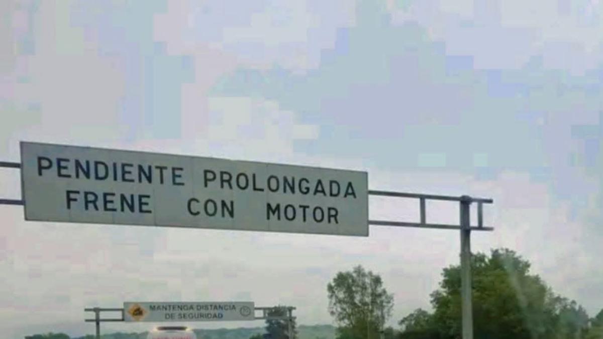 Tragedia en la México-Querétaro: barra de contención atraviesa auto; hay 2 muertos