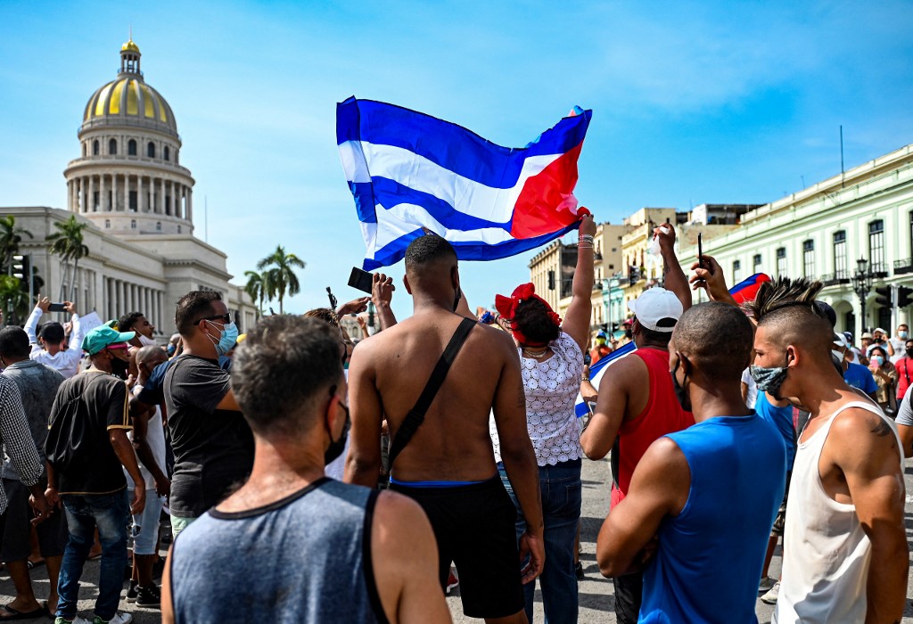 Cuba anuncia aumento al salario mínimo y cambios en las pensiones