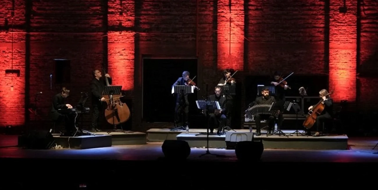 El tango fue protagonista de una noche histórica en Rafaela por los 20 años de su Orquesta Municipal