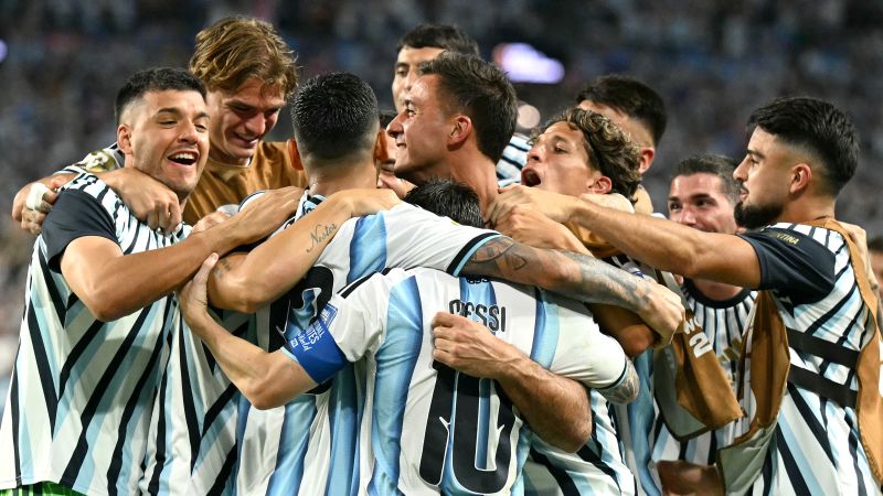 Argentina survives tiny Cape Verde's spirited challenge and advances to the Round of 16