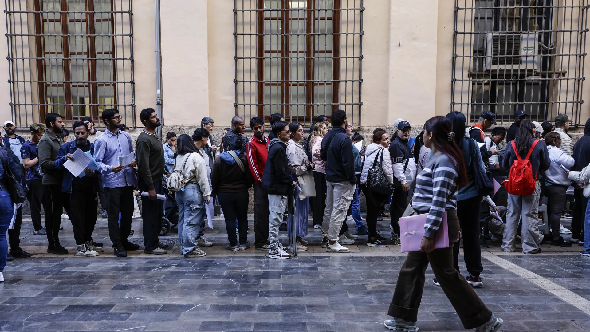 El Gobierno cifra en casi 1,2 millones las solicitudes de regularización presentadas
