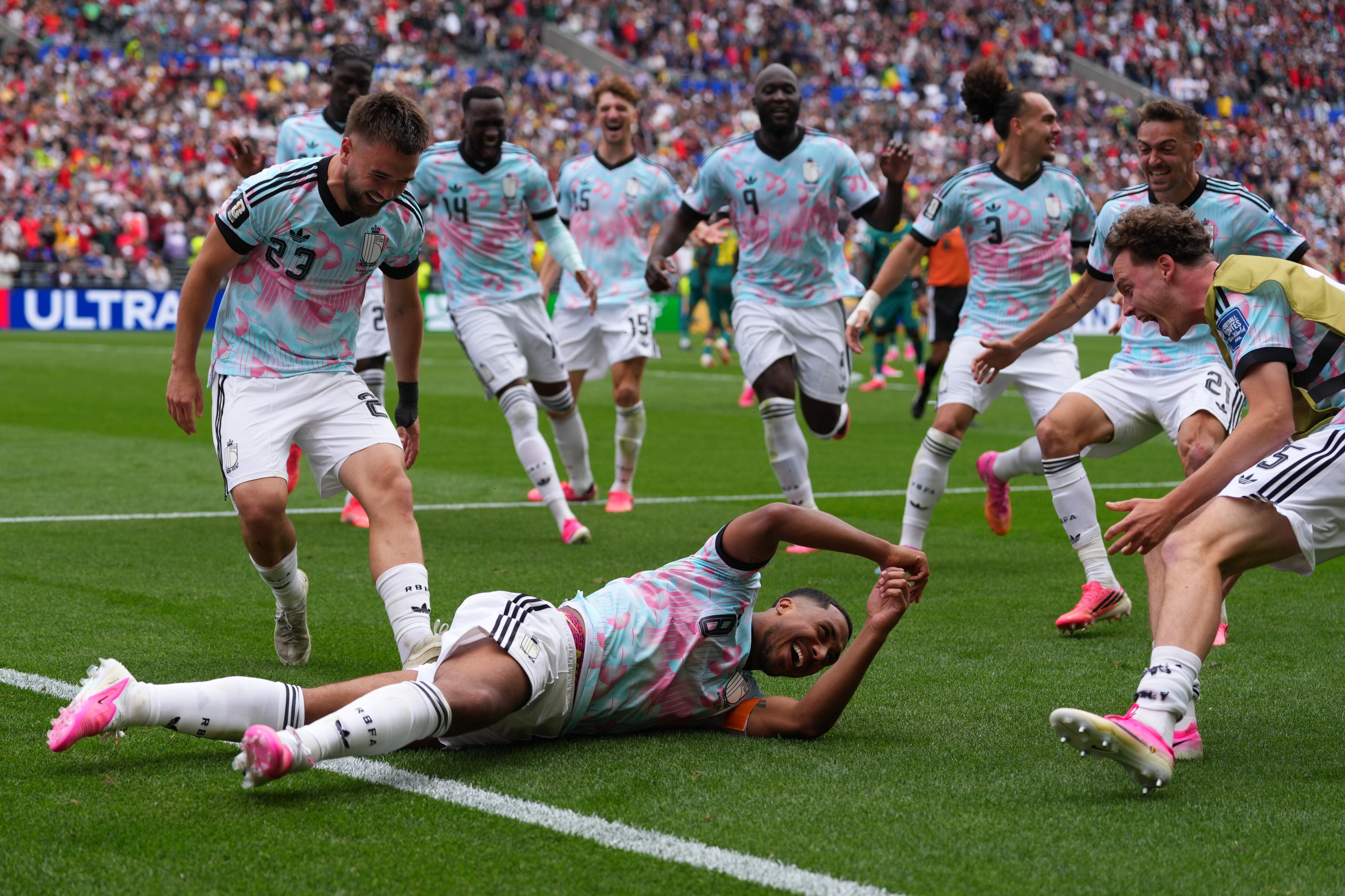 Bélgica sale del sarcófago con el billete de octavos tras remontar un 0-2 a Senegal